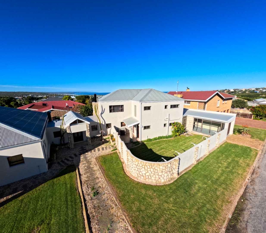 4 Bedroom Property for Sale in Stilbaai Wes Western Cape